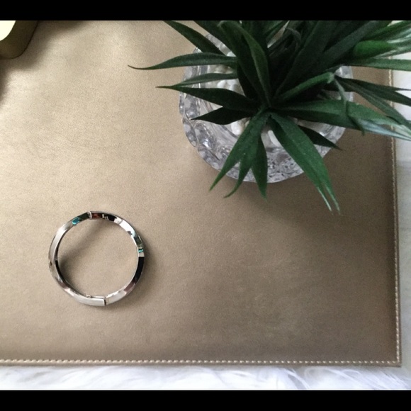 Lia Sophia Bracelet. New with out box - Picture 3 of 5